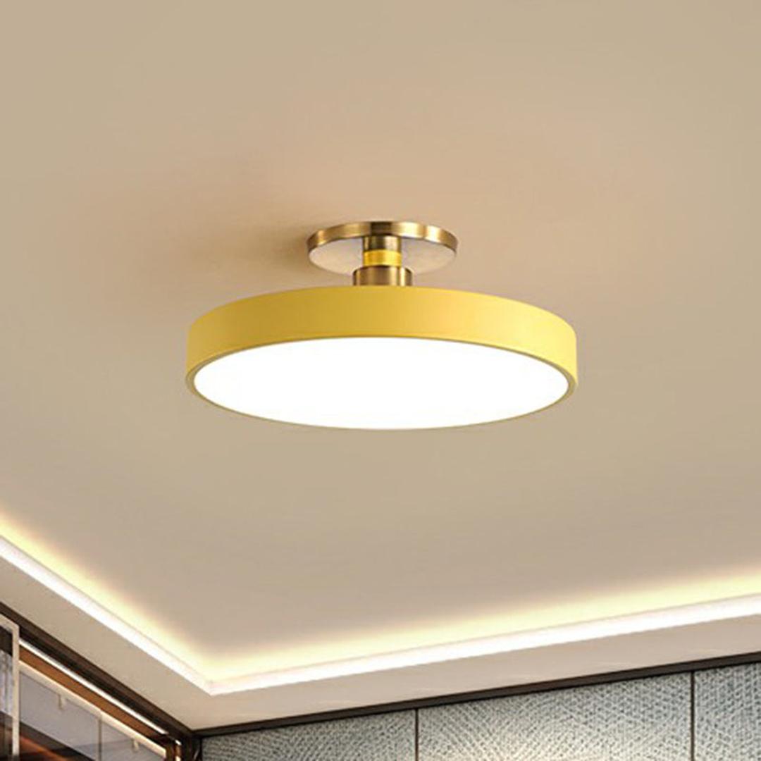 Rund LED-taklampe i akryl med farget kant