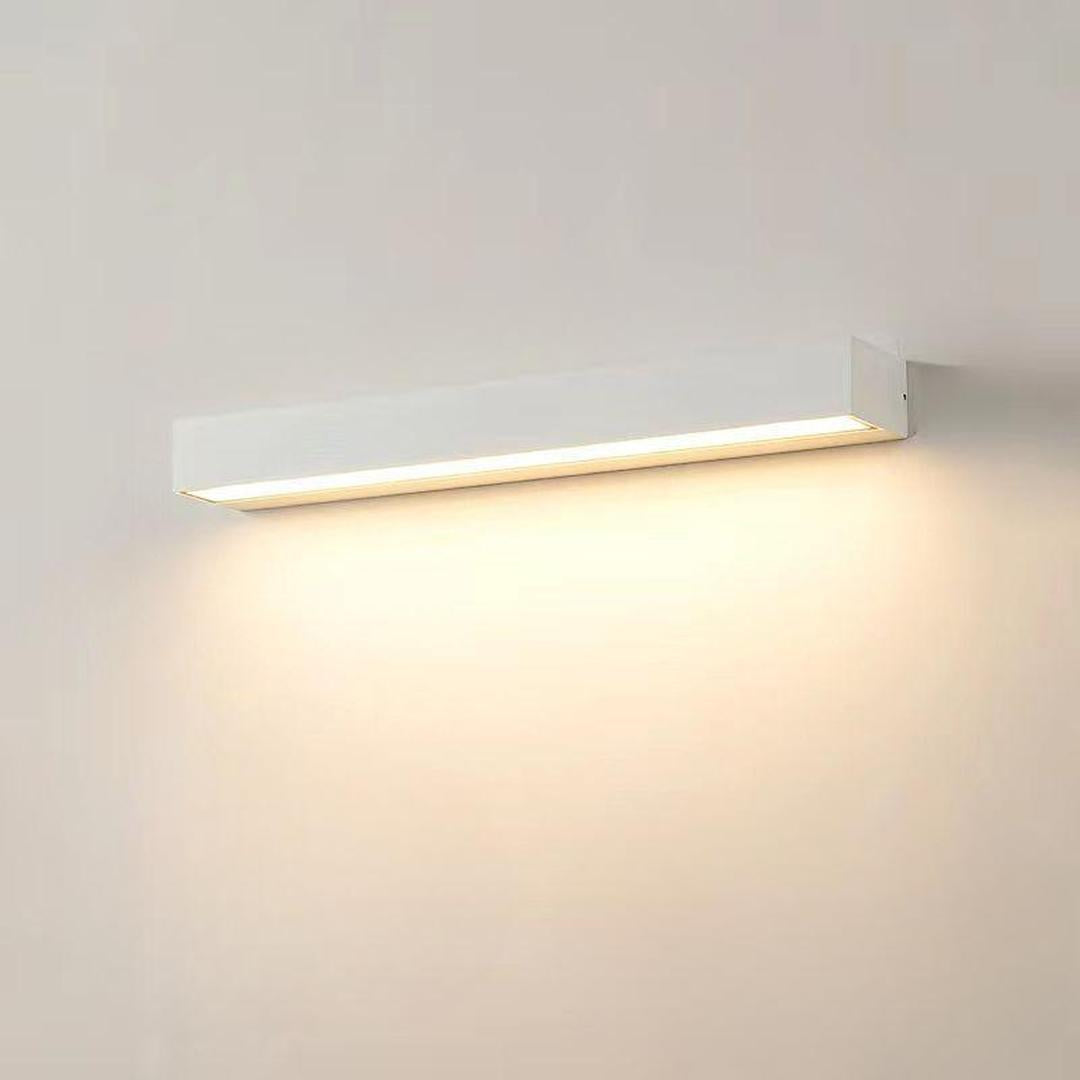 Lineth - Lineær LED-vegglampe i metall og akryl