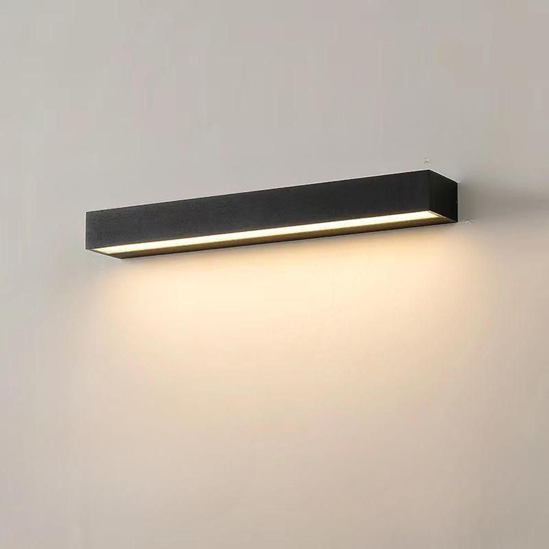 Lineth - Lineær LED-vegglampe i metall og akryl