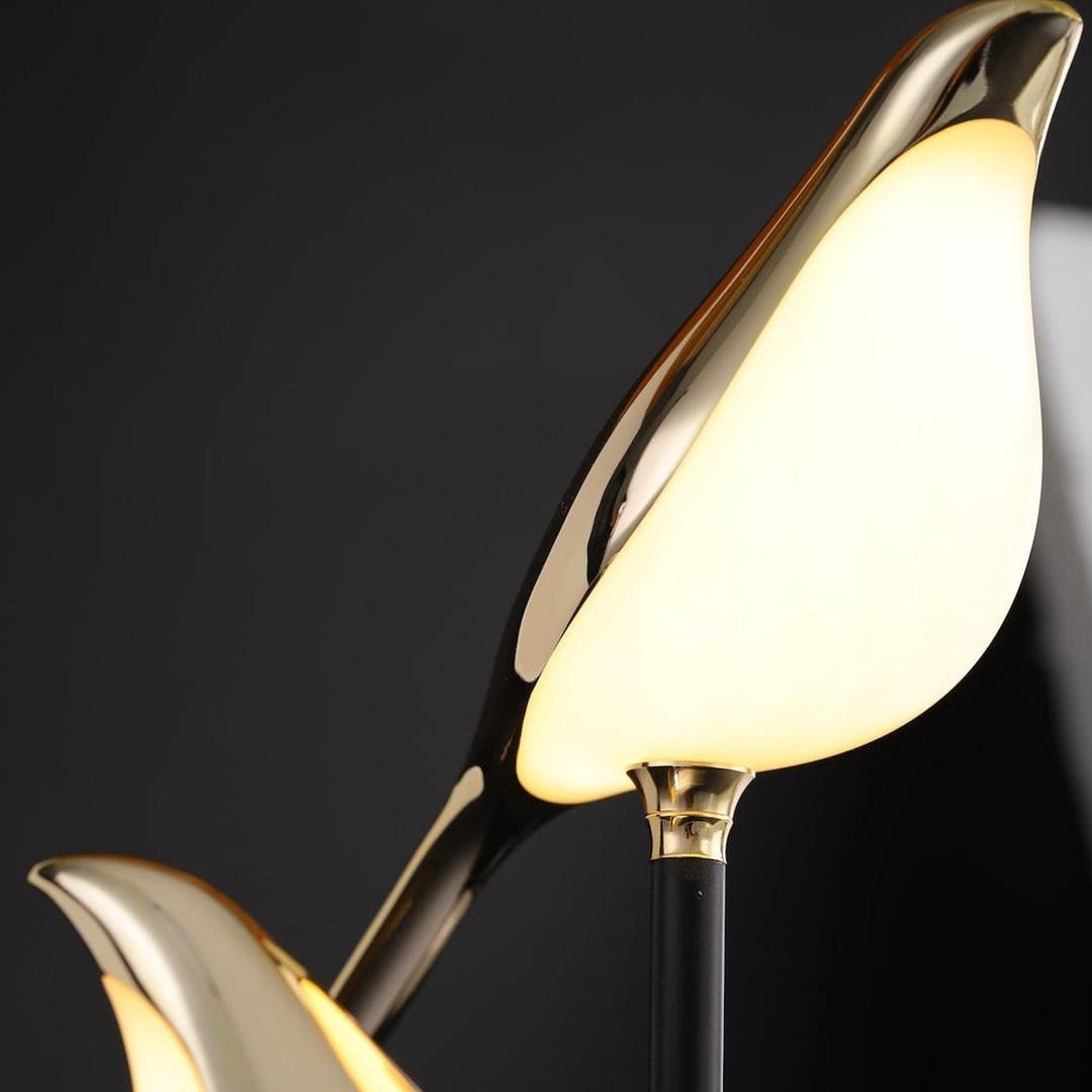 Plumavia - Gyllen Fugleformet Vegglampe med LED