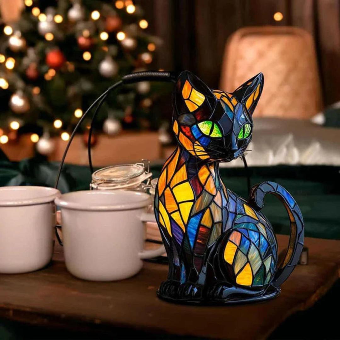 Håndlaget bordlampe i glassmosaikk formet som en sittende katt