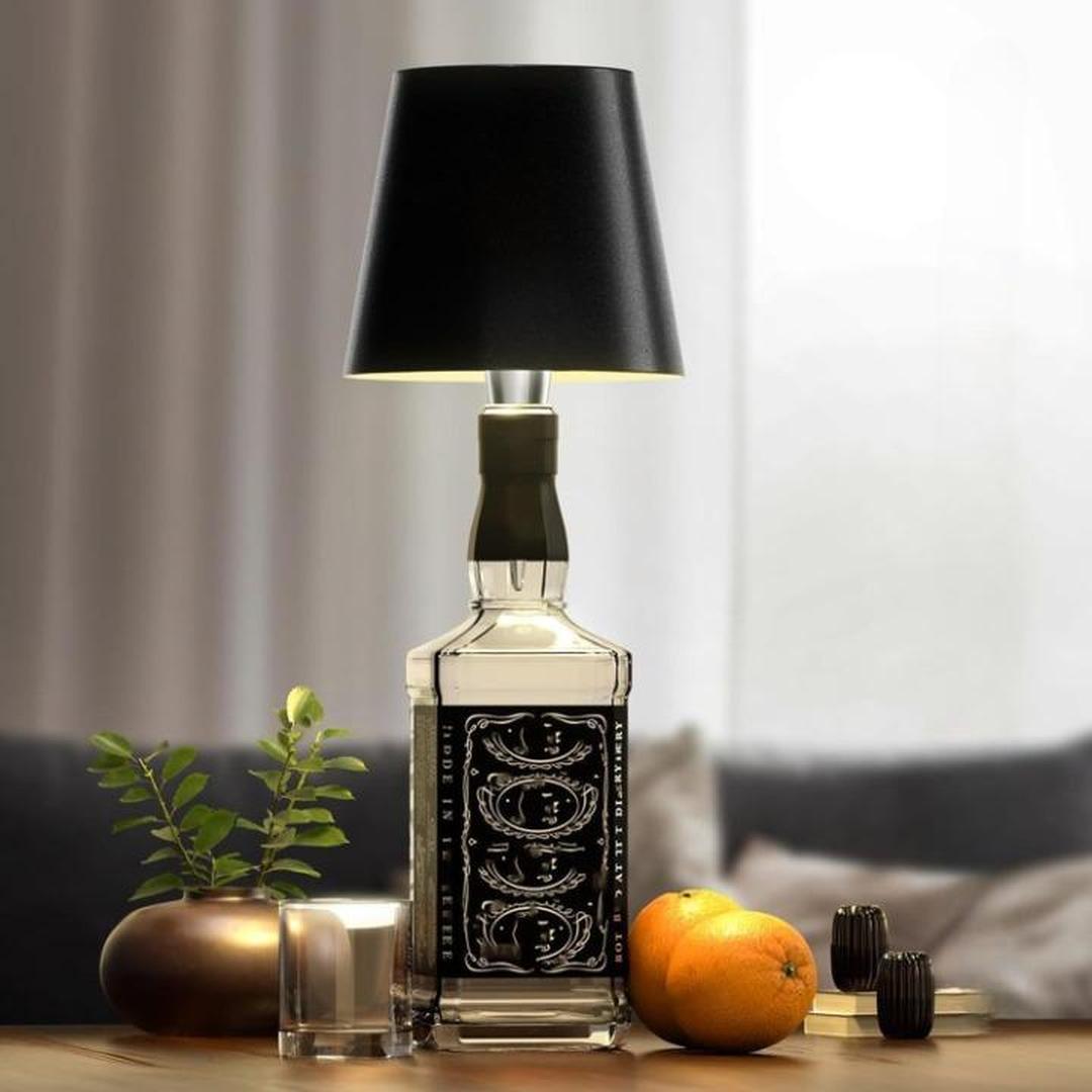 Flaskora - Oppladbar bordlampe i flaskeform