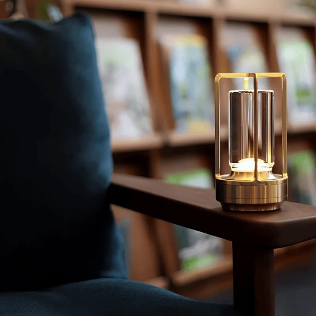 Bærbar LED Bordlampe med Sylinderformet Glassstruktur