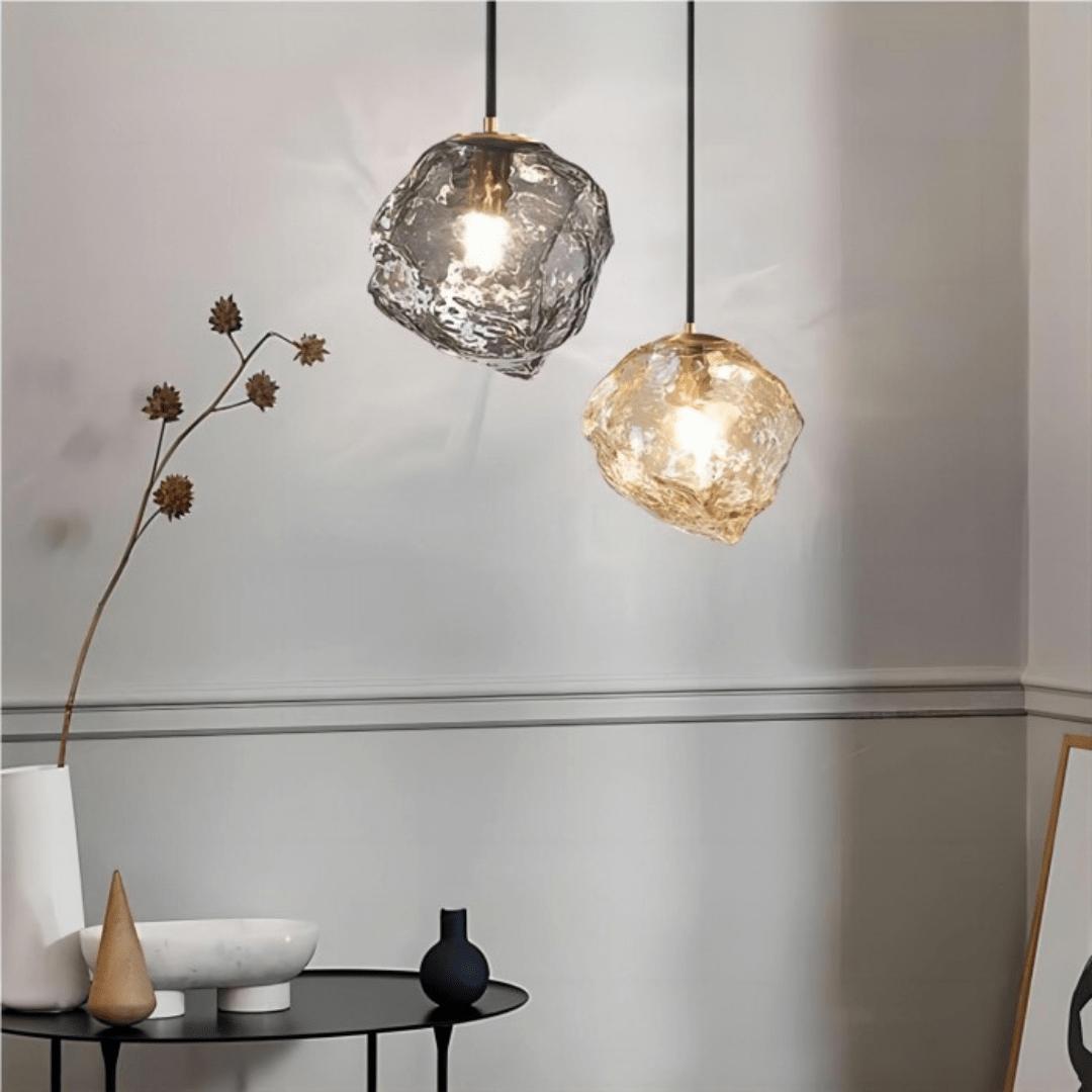 Kopperlyn - Glasshengelampe i kobber med trefarget LED