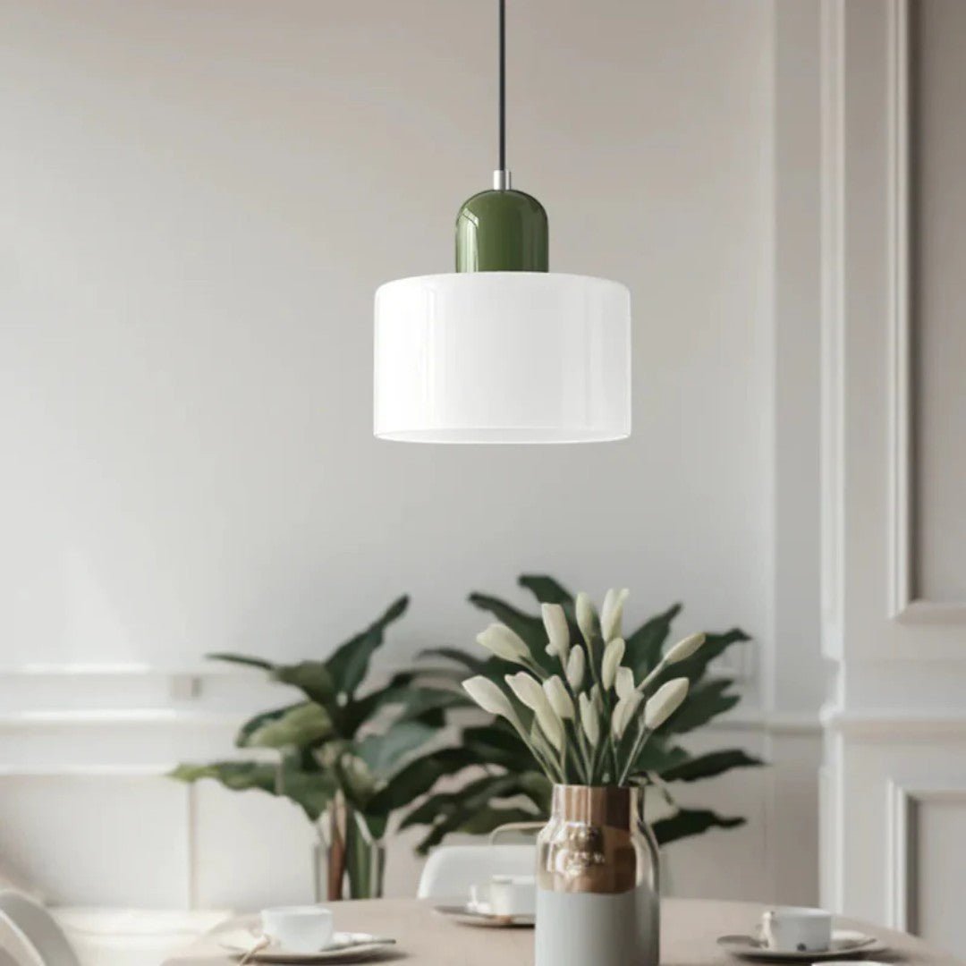 Nordisk metall pendellampe med glasskjerm