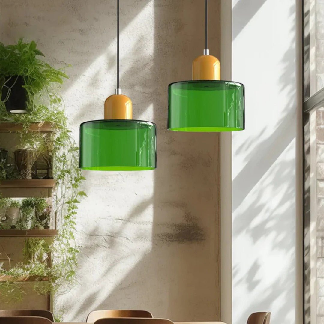 Nordisk metall pendellampe med glasskjerm