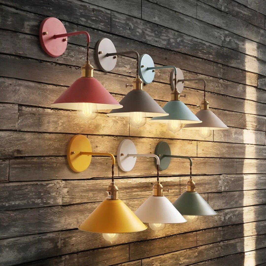 Retro vegglampe med metallskjerm