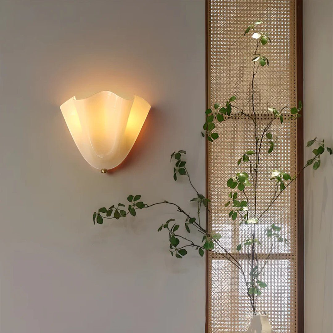Vintage Vegglampe med Bladformet Glasskjerm