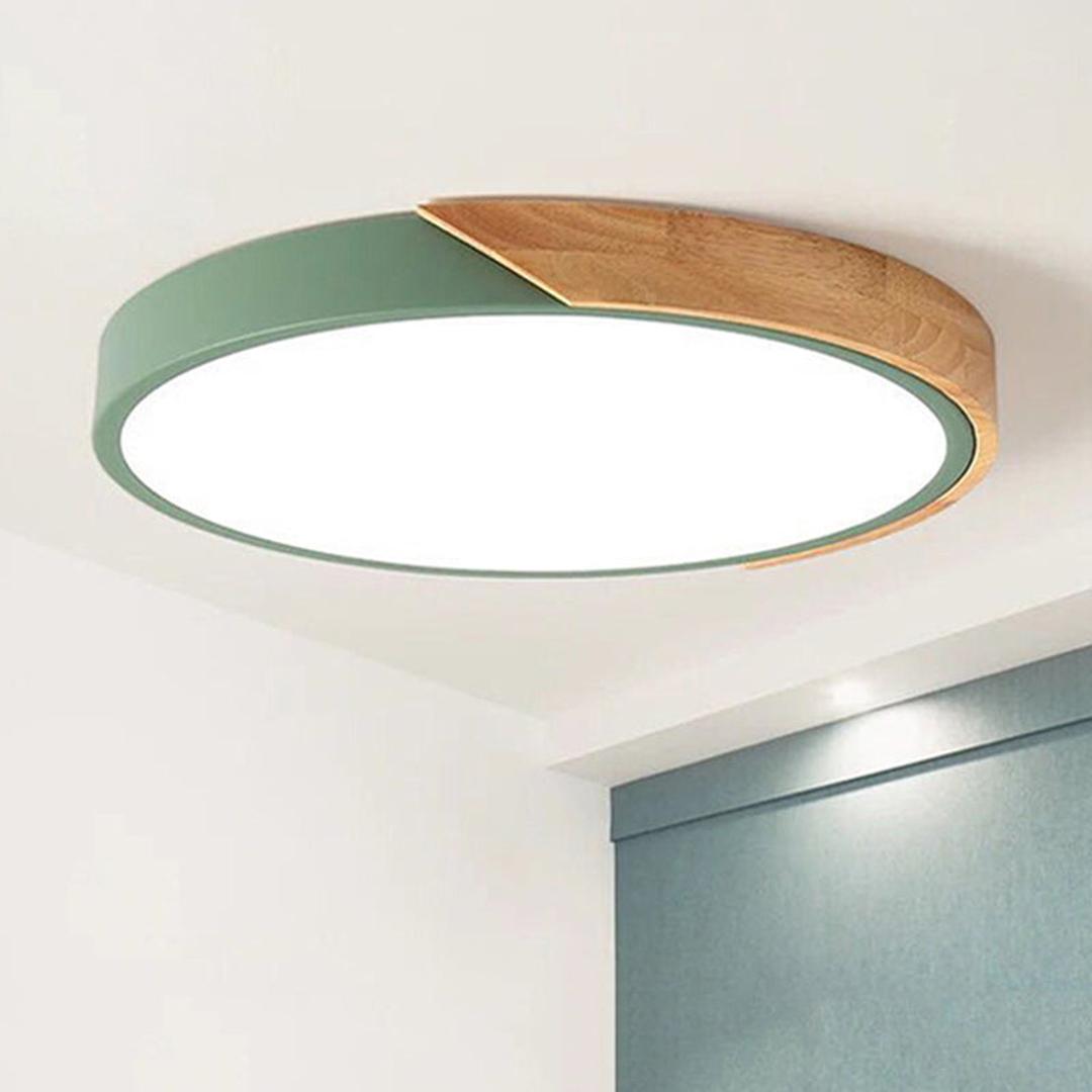 Rund LED-taklampe i akryl med farget metallkant