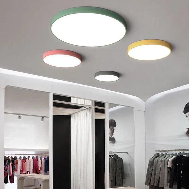 Ultratynn rund LED-taklampe med farget kant