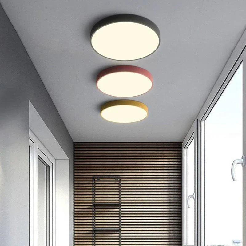 Ultratynn rund LED-taklampe med farget kant
