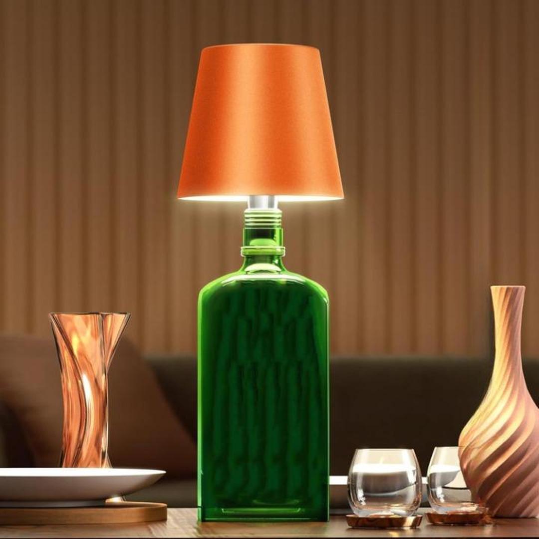 Flaskora - Oppladbar bordlampe i flaskeform