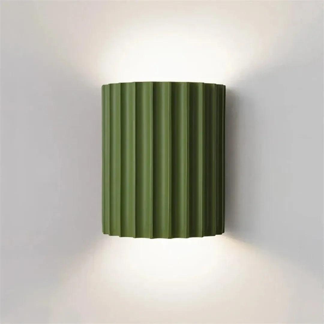 Ravelin - Nordisk Vegglampe i Resin med Ribbet Struktur