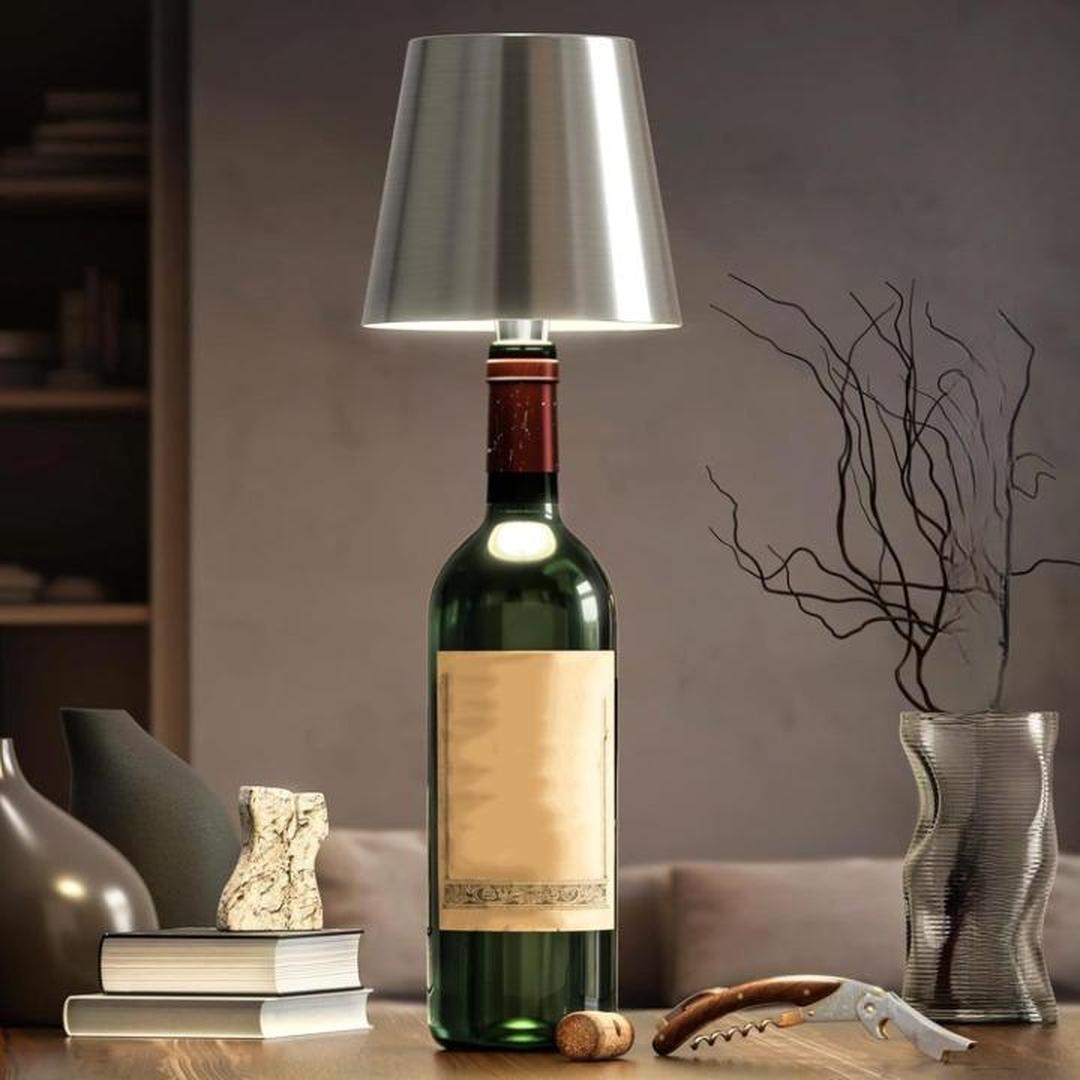 Flaskora - Oppladbar bordlampe i flaskeform