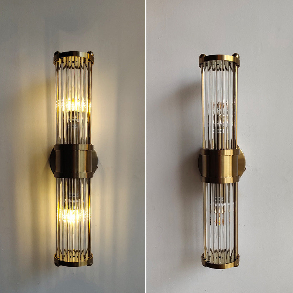 Gyllora - Slank vegglampe i gullfarget finish