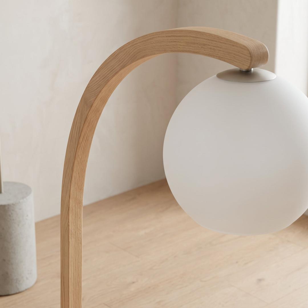 Buet gulvlampe med glasskuppel