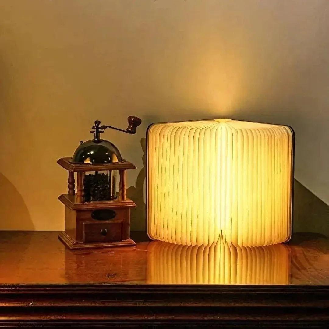 Foliora - Foldbar LED Bordlampe, Oppladbar med 360° Design