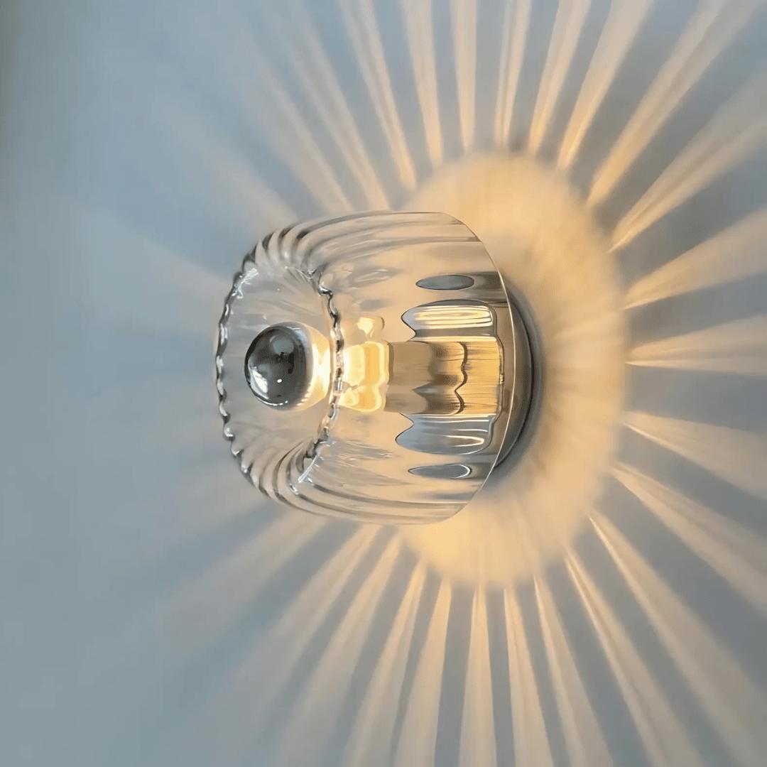 Glasira - Glass Vegglampe med Stilfullt Design