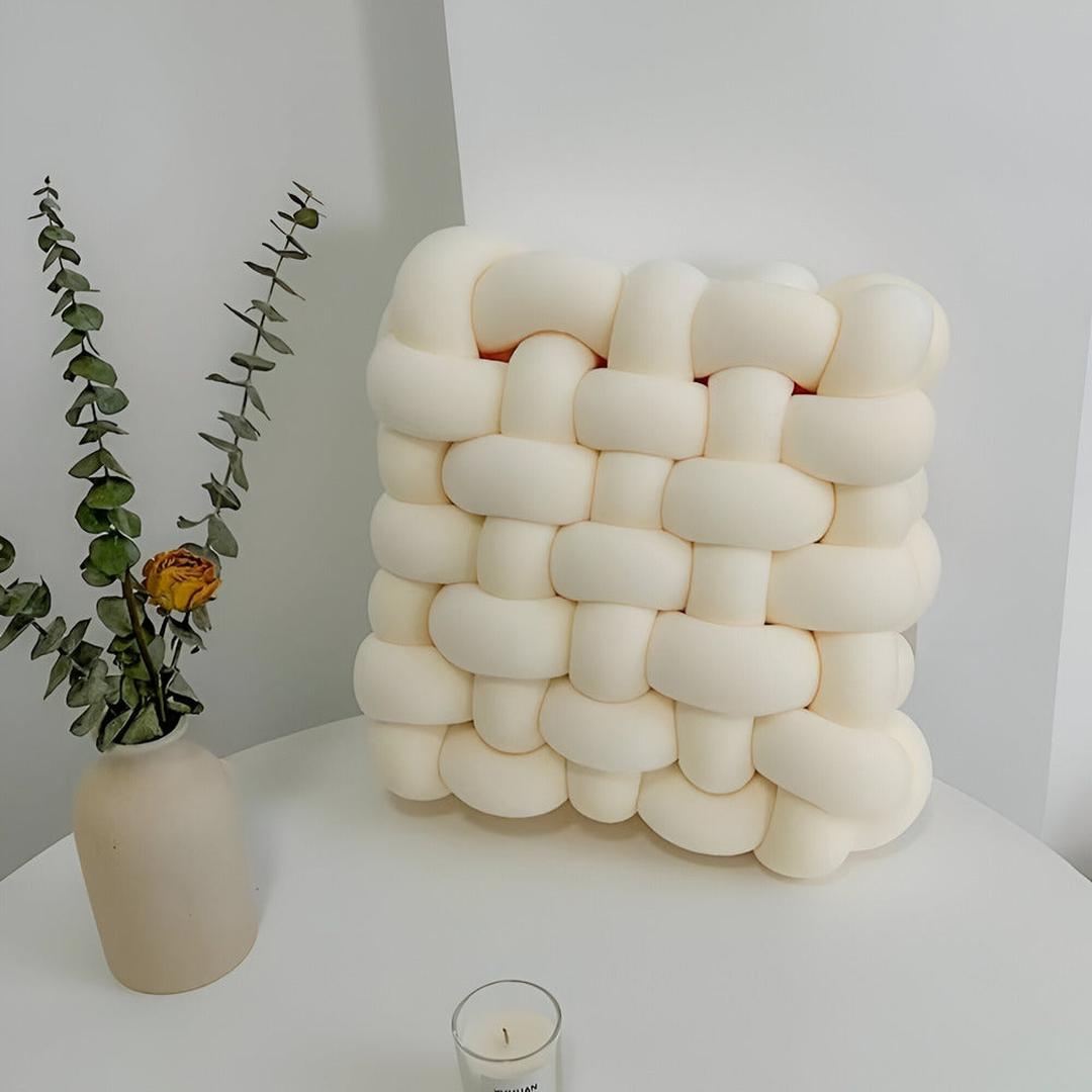 Nodelle - Dekorativ Pute med Knutedesign
