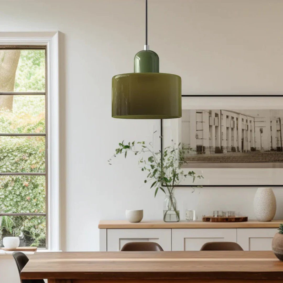 Nordisk metall pendellampe med glasskjerm