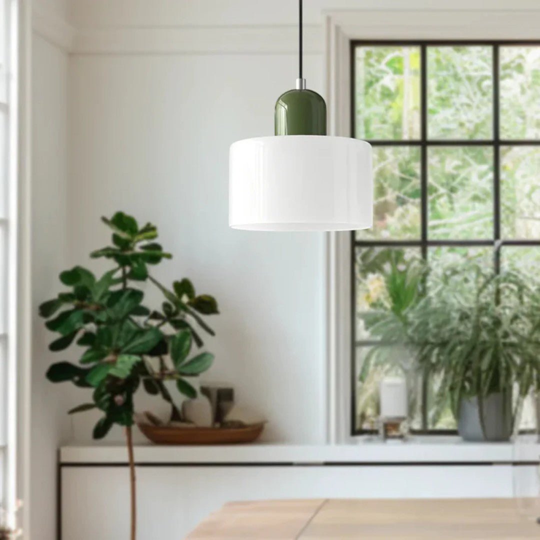 Nordisk metall pendellampe med glasskjerm