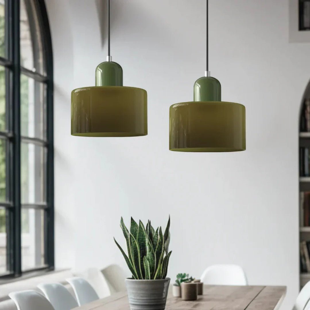 Nordisk metall pendellampe med glasskjerm