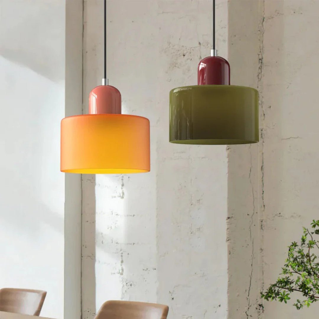 Nordisk metall pendellampe med glasskjerm