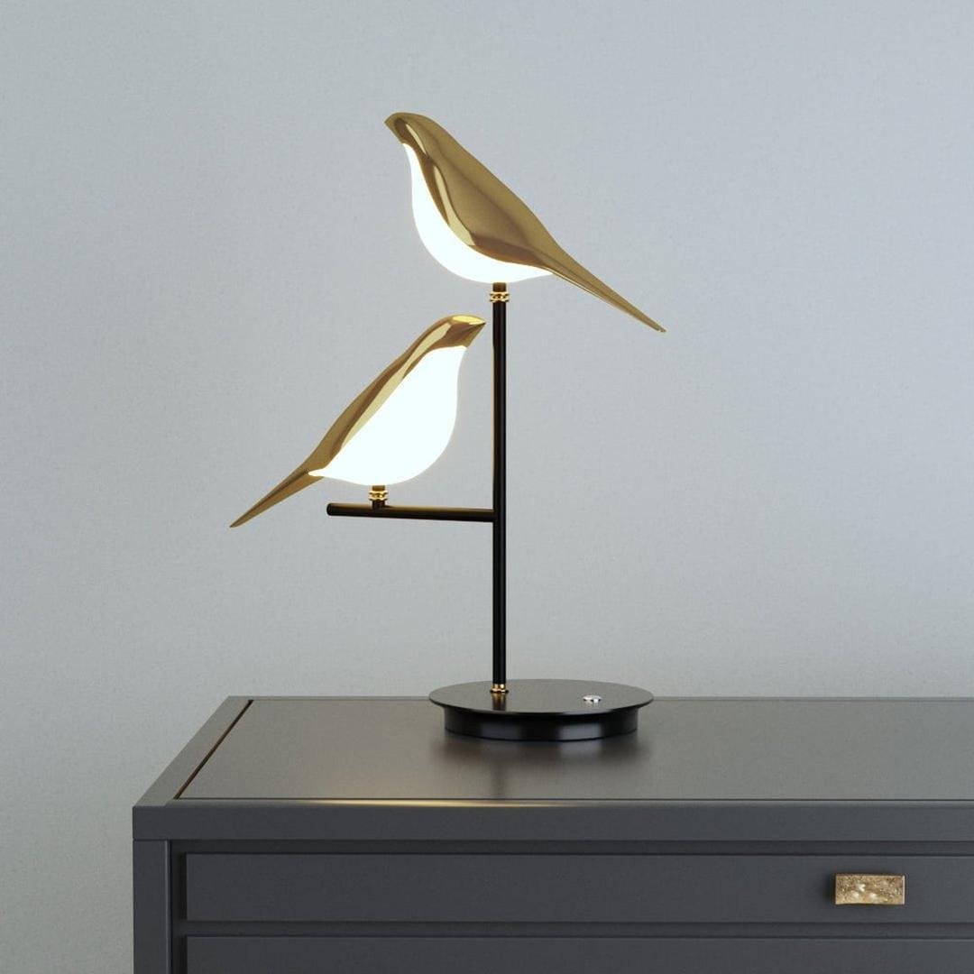 Plumavia - Gyllen Fugleformet Vegglampe med LED