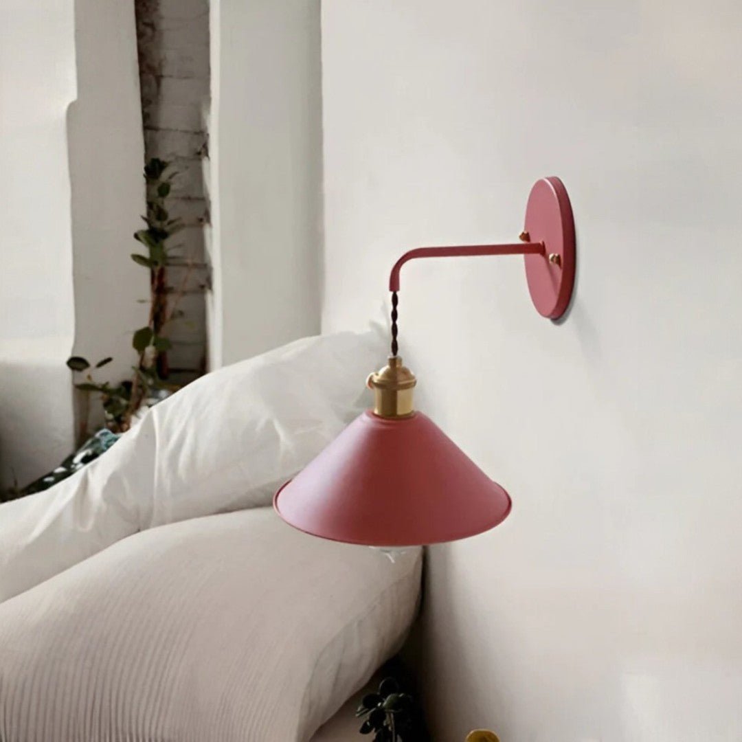 Retro vegglampe med metallskjerm