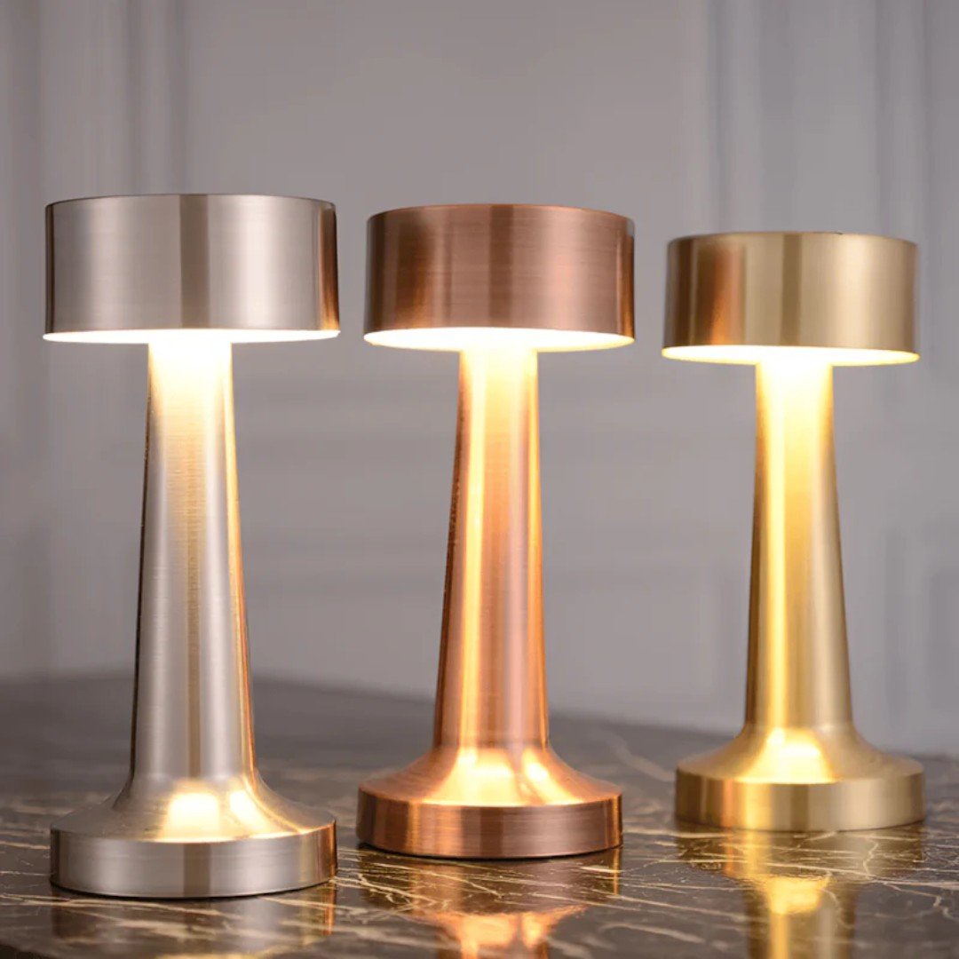 Trådløs LED bordlampe med sylindrisk topp
