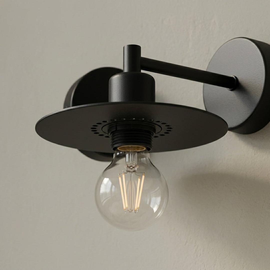 Vegglampe i matt sort